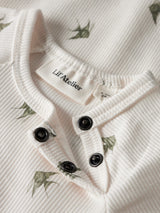 Lil' Atelier Baby Lavo Eni romper Coconut Milk FISH